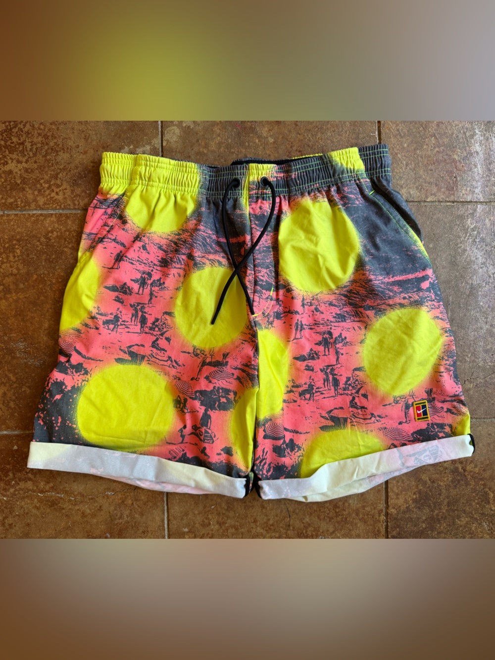 Nike Dri-FIT Heritage 6” Print Tennis Shorts Men’s NWT Yellow Multicolor Volt